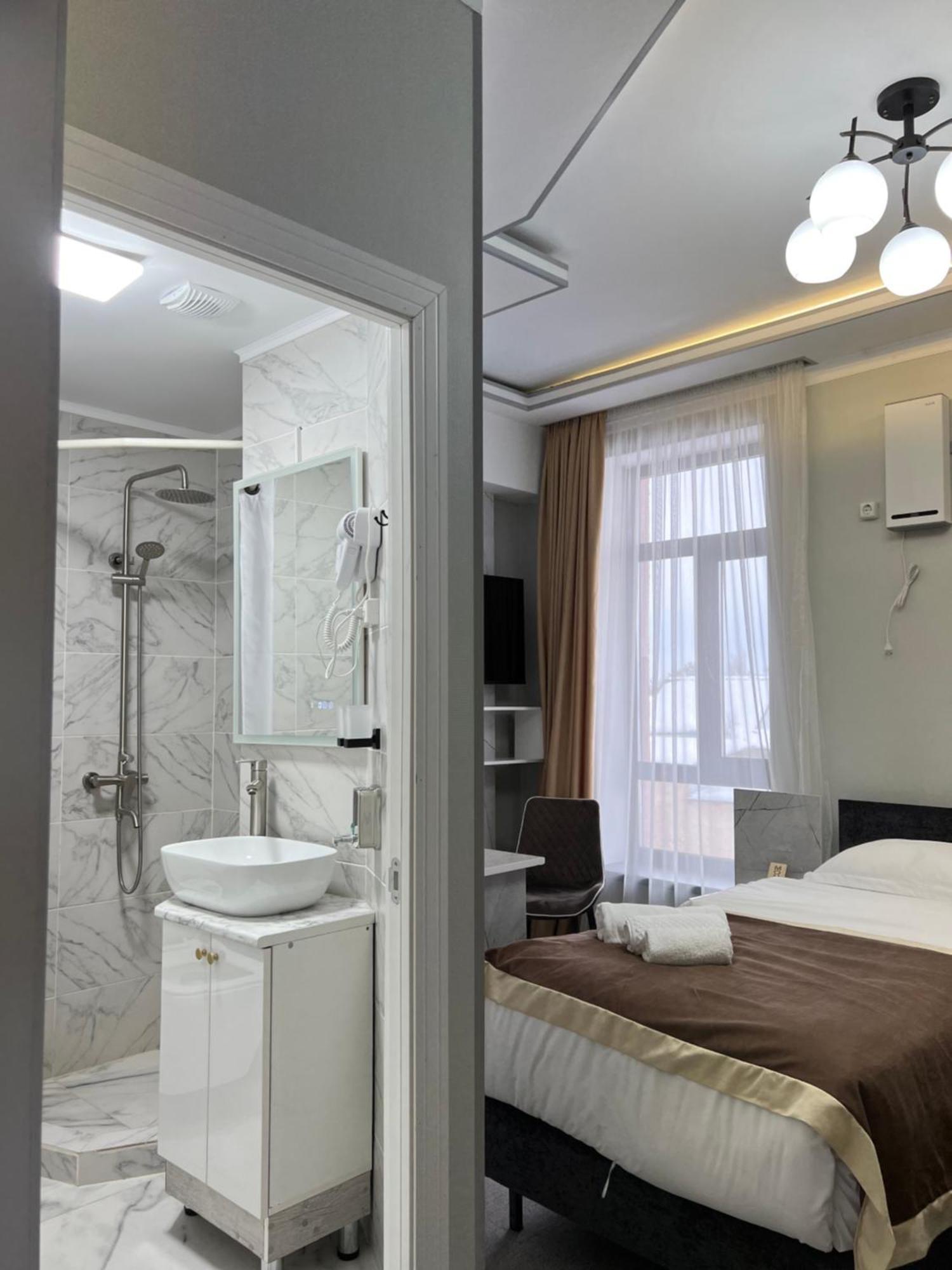 Mongu Hotel Karakol Ngoại thất bức ảnh